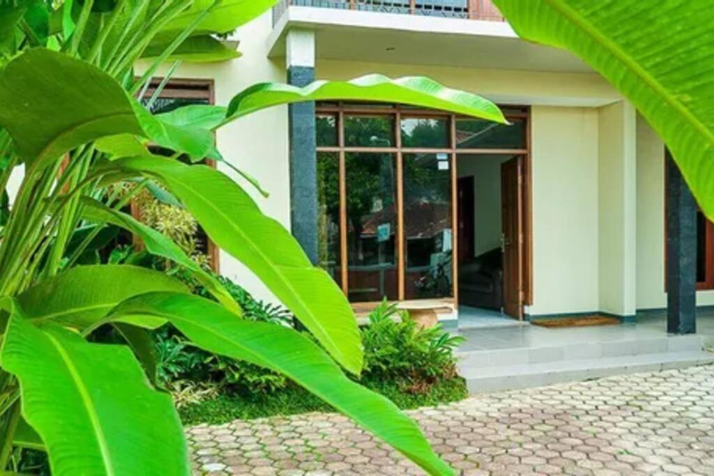 Hazel House With Swimming Pool By Grorental Bandung Eksteriør bilde